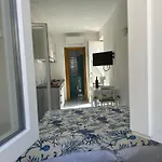 Flora Apartman