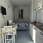 Flora Apartman *