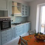 Apartman Flora *