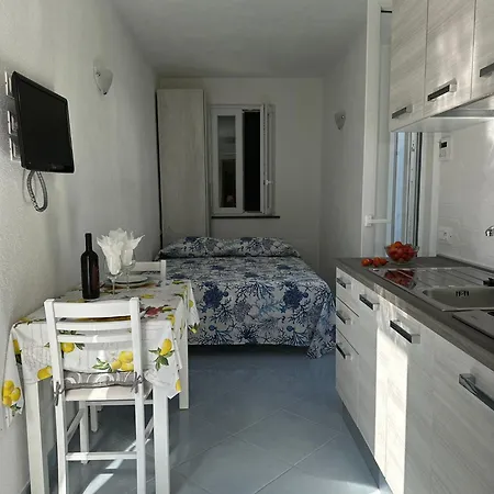 Flora Apartment *